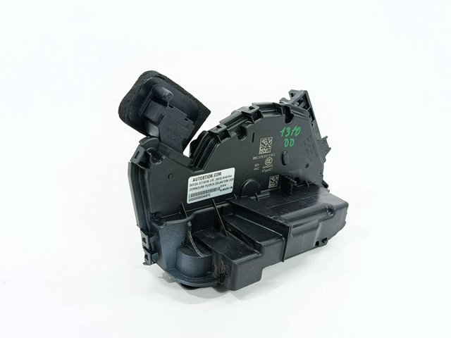 Zamek drzwi przednich prawych 5TB837016C VAG