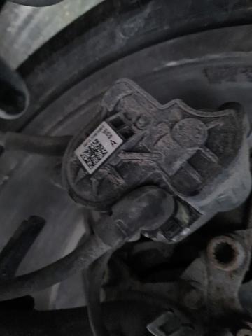 Zacisk hamulcowy tylny prawy 5WA615424 VAG