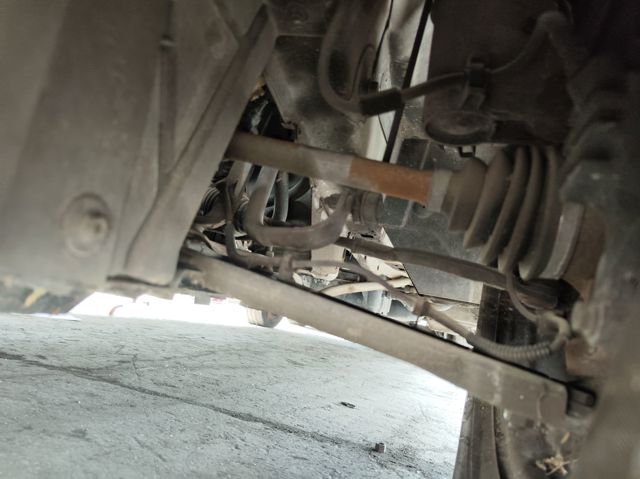 Wahacz zawieszenia przedniego dolny lewy 6000618836 FIAT