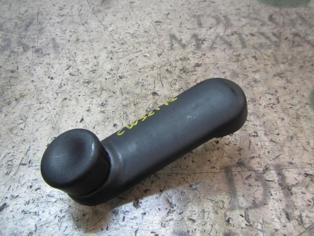 Rączka podnoszenia szyby drzwi przednich 6001548552 RENAULT