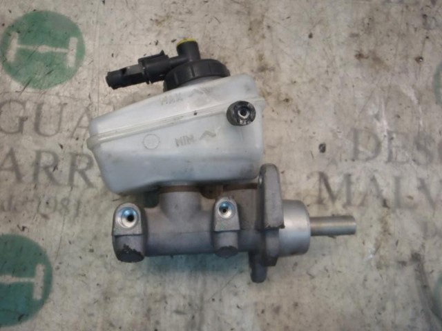 Główny cylinder hamulców 6001548946 RENAULT