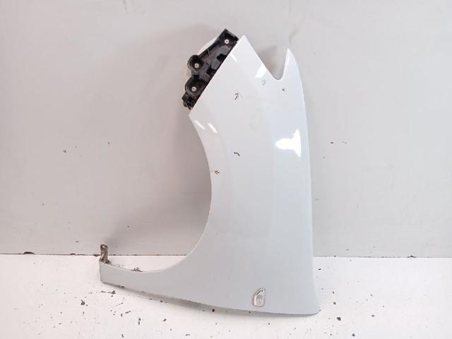 Błotnik przedni lewy 6001549971 RENAULT