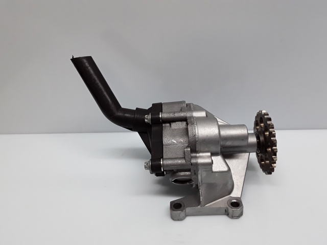 Pompa oleju 6061810801 MERCEDES