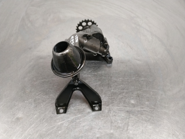 Pompa oleju 6061810801 MERCEDES