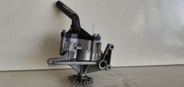 Pompa oleju 6061810801 MERCEDES