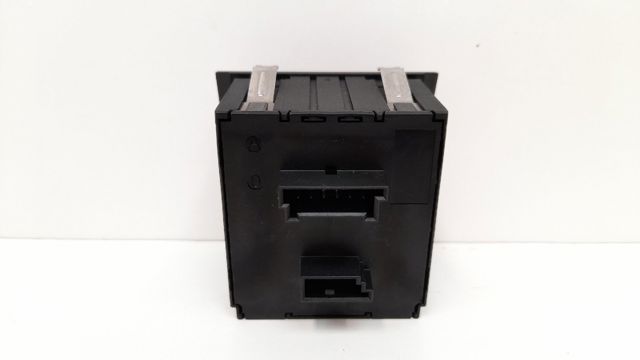 Przycisk włączania światła awaryjnego 61316945652 BMW