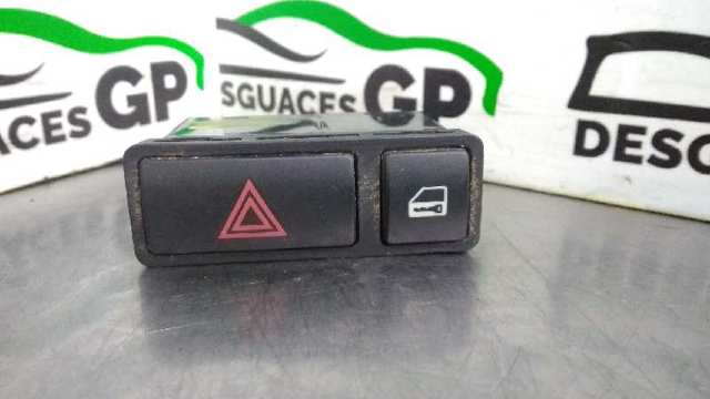 Przycisk włączania światła awaryjnego 61318368920 BMW