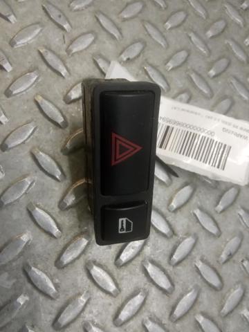 Przycisk włączania światła awaryjnego 61318368920 BMW