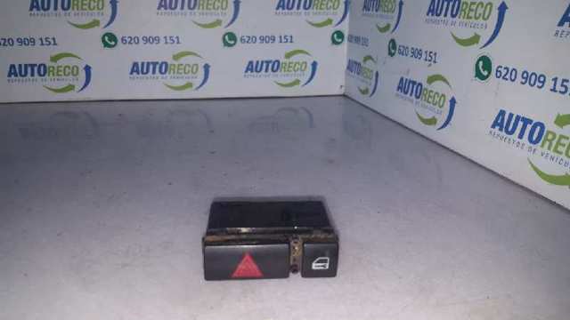 Przycisk włączania światła awaryjnego 61318368920 BMW