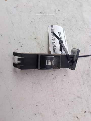 Panel przyciskowy sterowania podnośnikiem szyby przedni prawy 61318381510 BMW