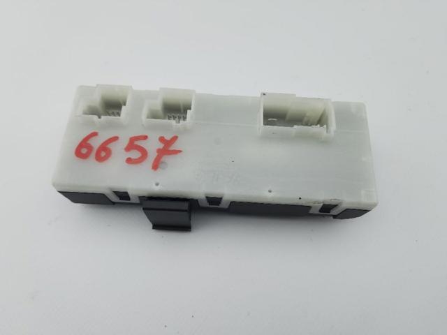 Sterownik klapy bagażnika (3/5 drzwi tylnych) 61357481616 BMW