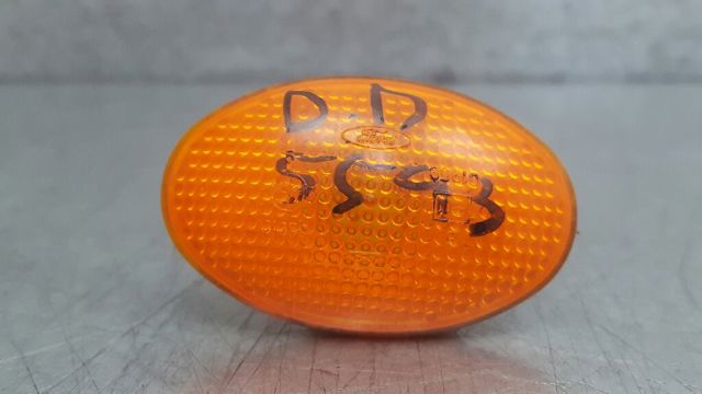 Powtarzacz kierunkowskazu na błotniku Ford Sierra 2 GBC,GBG