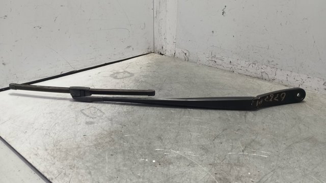 Ramię wycieraczki szyby przedniej 61617203156 BMW