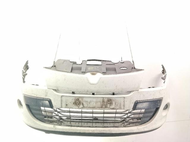 Zderzak przedni 620220035R RENAULT