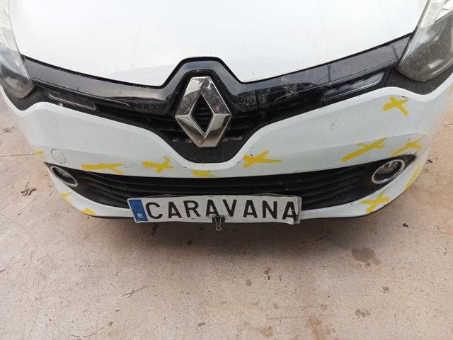 Zderzak przedni 620220826R RENAULT