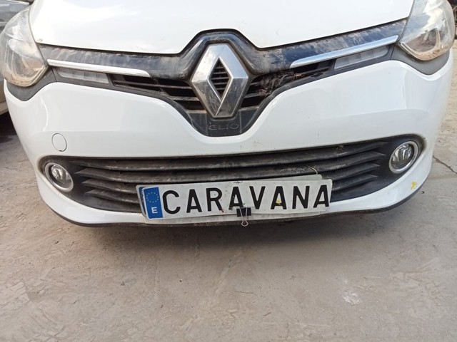 Zderzak przedni 620220826R RENAULT