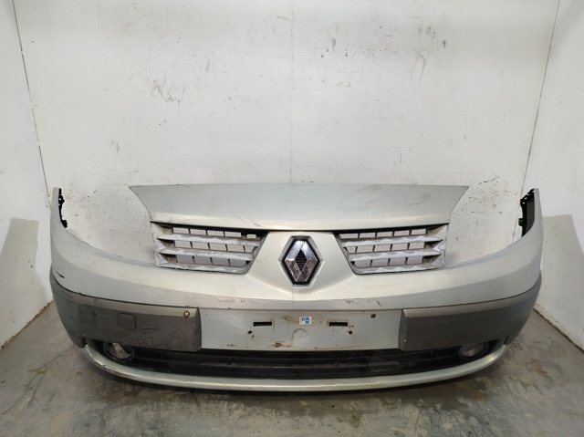 Zderzak przedni 620225303R RENAULT