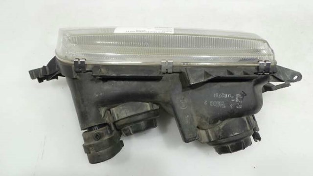 Reflektor prawy Peugeot 605 6B