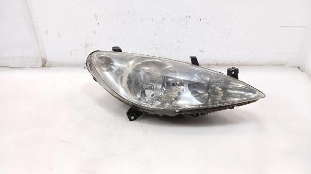 Reflektor prawy 6205Z3 PEUGEOT
