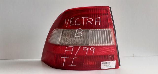 Lampa zespolona tylna lewa 6223159 OPEL
