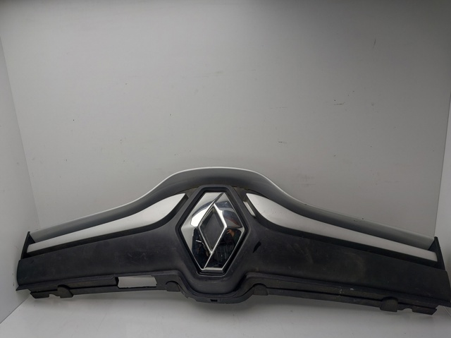 Atrapa chłodnicy 623101381R RENAULT