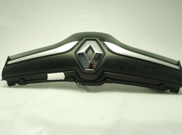 Atrapa chłodnicy 623101381R RENAULT