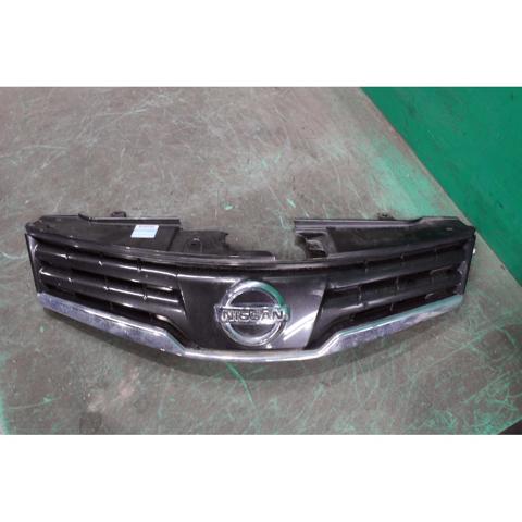 Atrapa chłodnicy Nissan Note E11