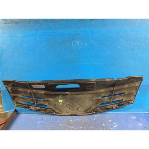 Atrapa chłodnicy Nissan Note E11