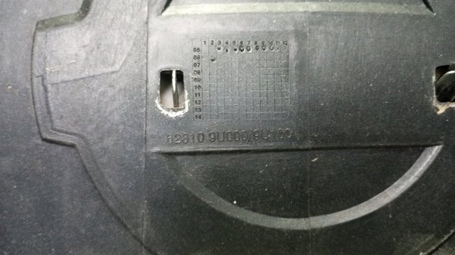 Atrapa chłodnicy Nissan Note E11