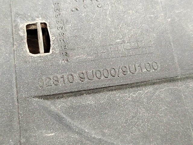 Atrapa chłodnicy Nissan Note E11