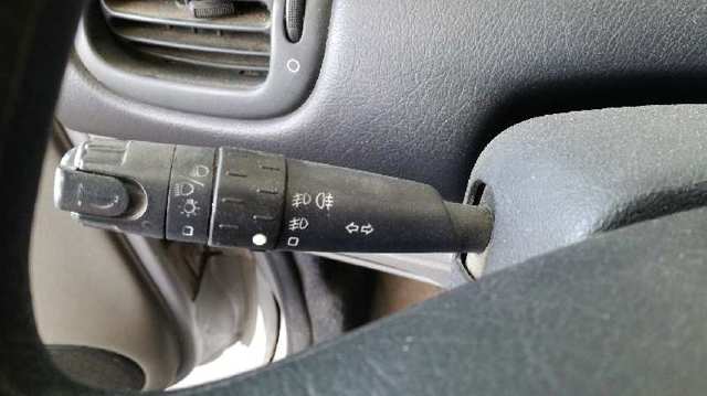 Przełącznik zespolony lewy 625372 PEUGEOT