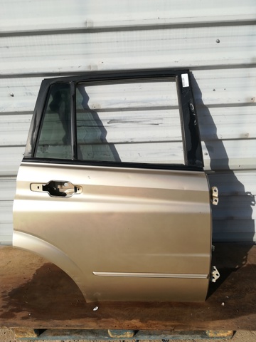 Drzwi tylne prawe 6300408103 SSANG YONG