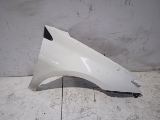 Błotnik przedni prawy 631000032R RENAULT