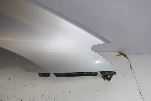 Błotnik przedni prawy 631000032R RENAULT
