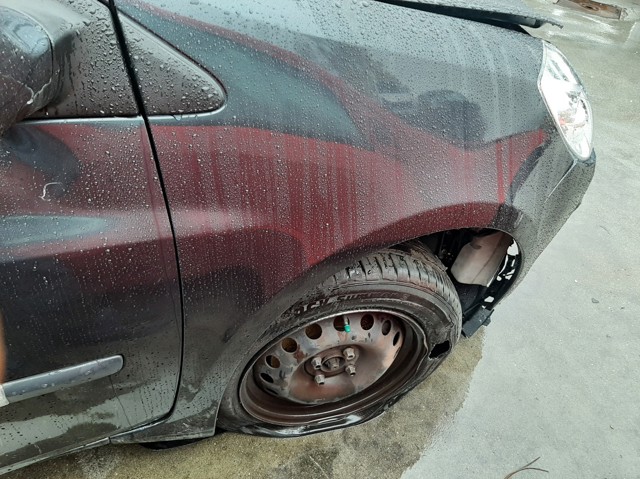 Błotnik przedni prawy 631003362R RENAULT