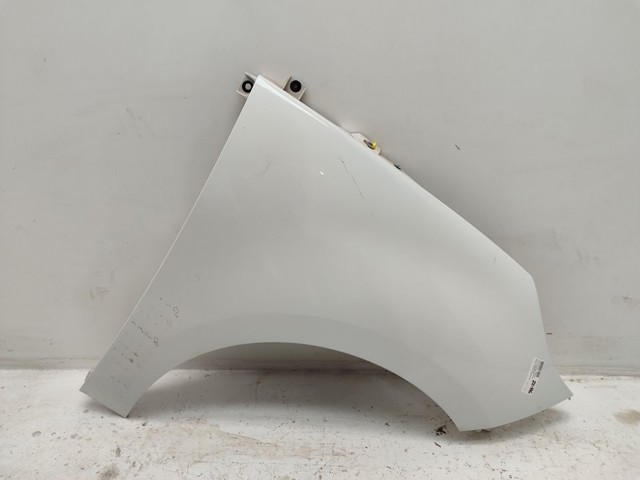 Błotnik przedni prawy 631004270R RENAULT