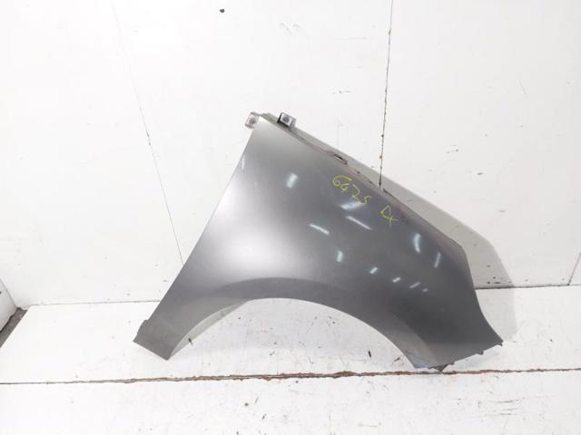 Błotnik przedni prawy 631004270R RENAULT