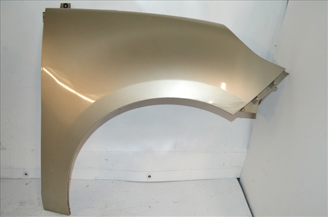 Błotnik przedni prawy 631004270R RENAULT