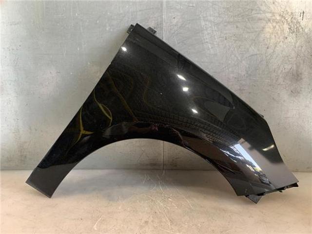 Błotnik przedni prawy 631004270R RENAULT