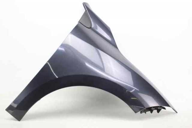 Błotnik przedni prawy 631005149R RENAULT