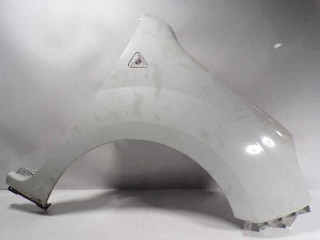Błotnik przedni prawy 631007558R RENAULT