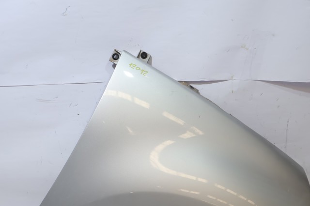 Błotnik przedni prawy 631007894R RENAULT
