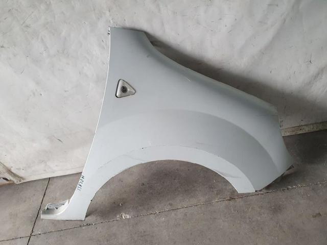 Błotnik przedni prawy 631009162R RENAULT