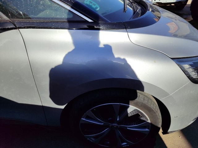 Błotnik przedni prawy Renault Scenic R9