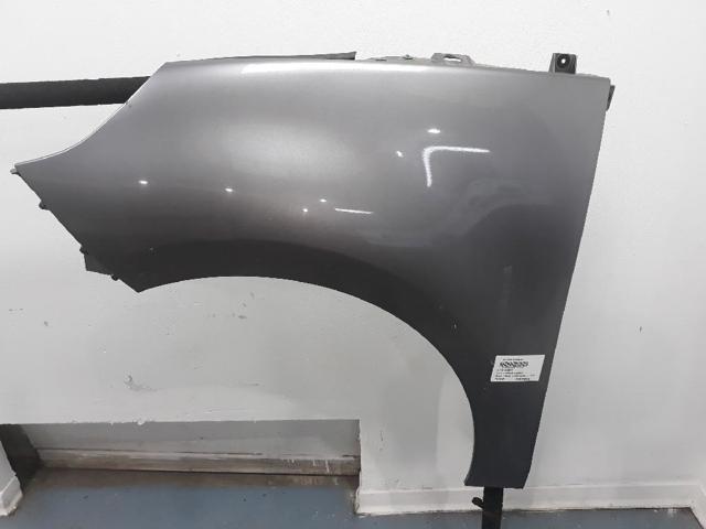 Błotnik przedni lewy 631017581R RENAULT