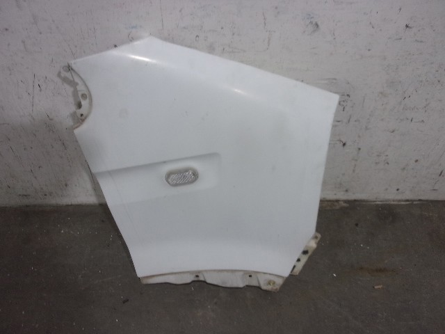 Błotnik przedni prawy 6311200QAG NISSAN