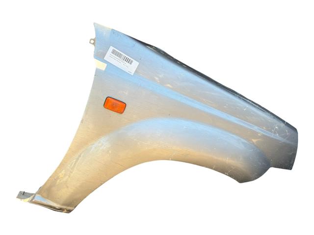 Błotnik przedni prawy 631128H400 NISSAN