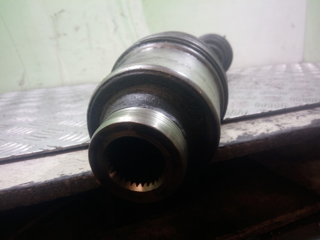 Półoś napędowa przednia 6313300701 MERCEDES