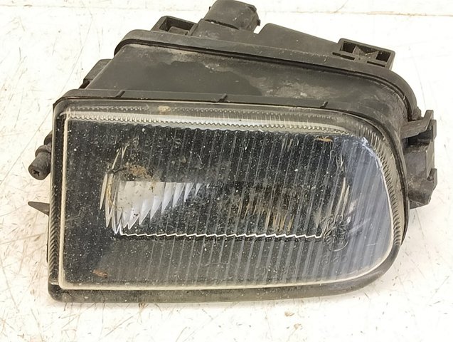 Lampa przeciwmgielna prawa 63178377942 BMW