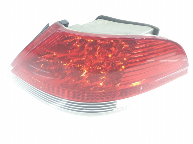 Lampa zespolona tylna prawa zewnętrzna 63216914286 BMW